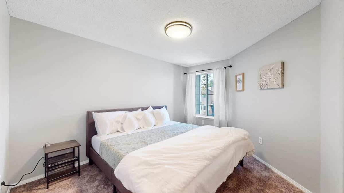 Updated Two-bedroom With Three King Beds Loft & Two Baths Casa de férias